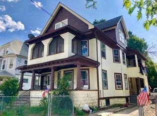 28 Carlisle St, Springfield, MA 01109