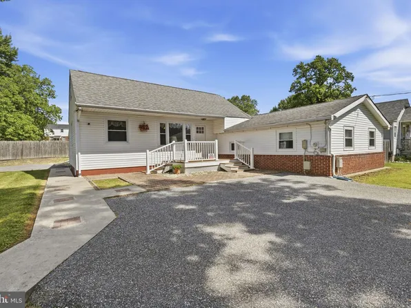 2411 Poplar Rd, Baltimore, MD 21221