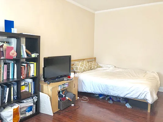 Rented by Frank Valvo Real Estate | media 17