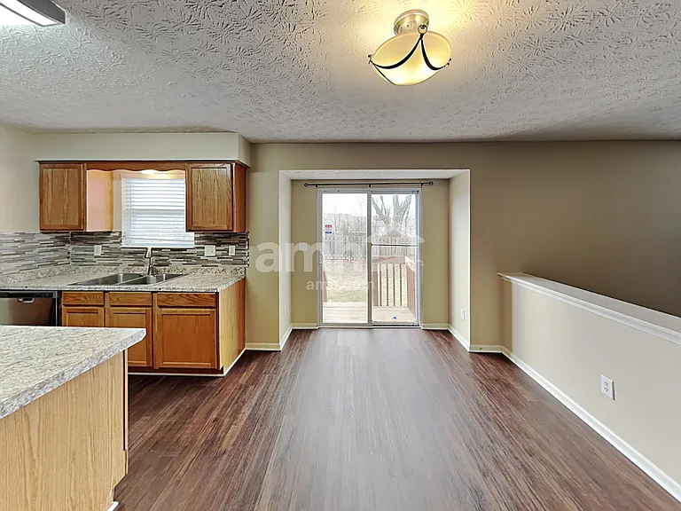 340 Evergreen Cir — Photo 5