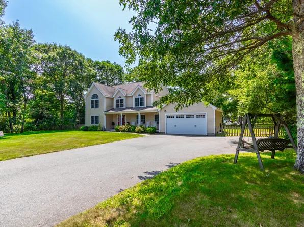43 Yearling Run Road, Buzzards Bay, MA 02532