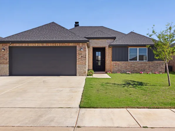 810 N 2nd St, Wolfforth, TX 79382