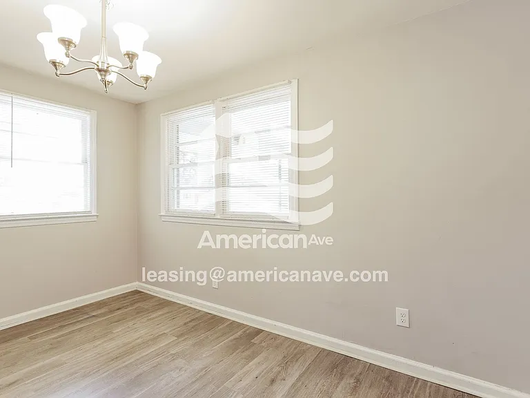 1192687_006_dining_room_14025540.jpg