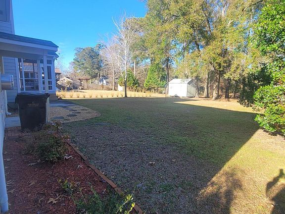 3rd image of 124 Country Haven Dr