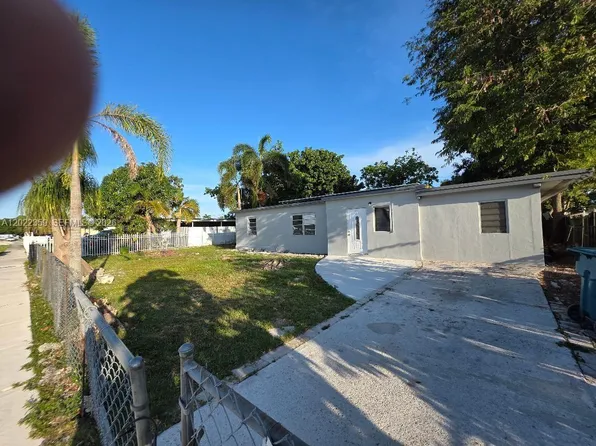 15340 Garfield Dr, Homestead, FL 33033