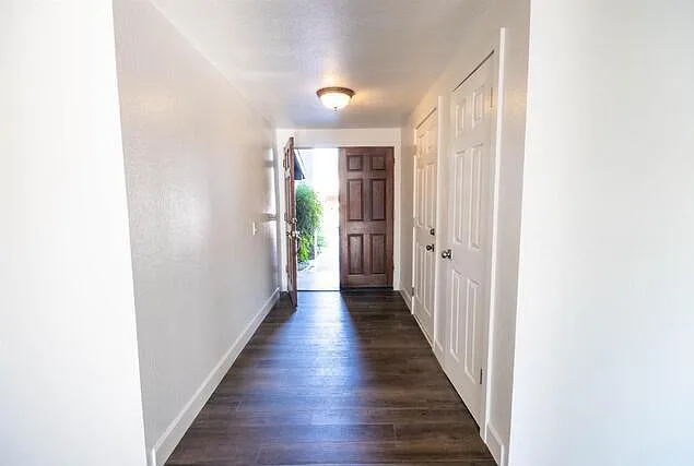 2340 Aldersgate Ct — Photo 4