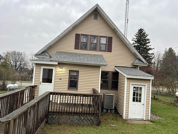 4th image of 2521 E Michigan St