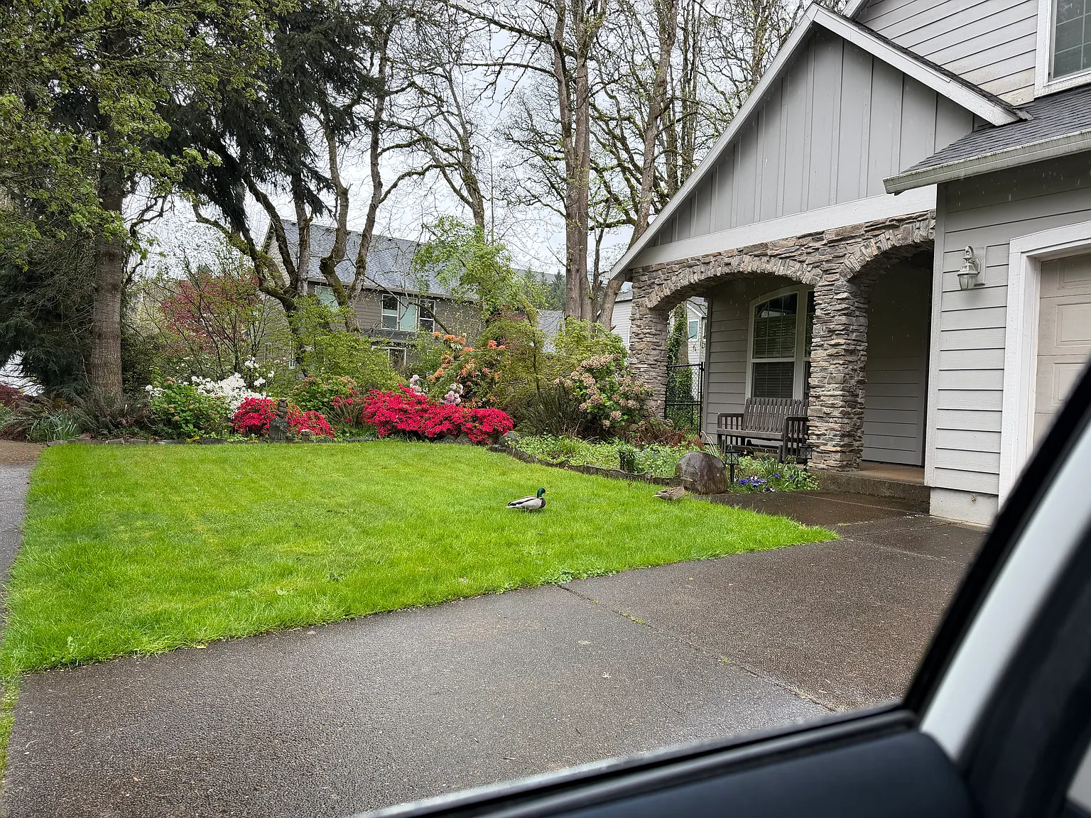 3 bed, 2.5 bath, 2414 sqft, $895 — Photo 1