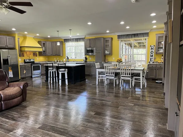 3469 Gillespie Ln, Columbia, TN 38401