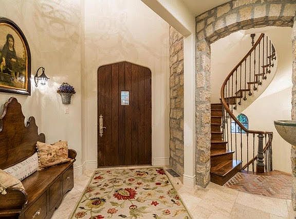 2nd image of 250 N Legrande Cir #6