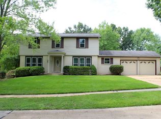 700 Shallowford Dr, Ballwin, MO 63021