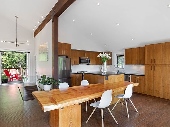 8313 Kitchen 1_03012023