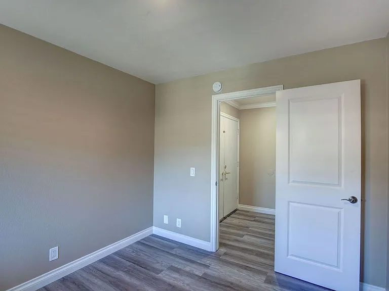6830 Rosemead Blvd — Photo 19