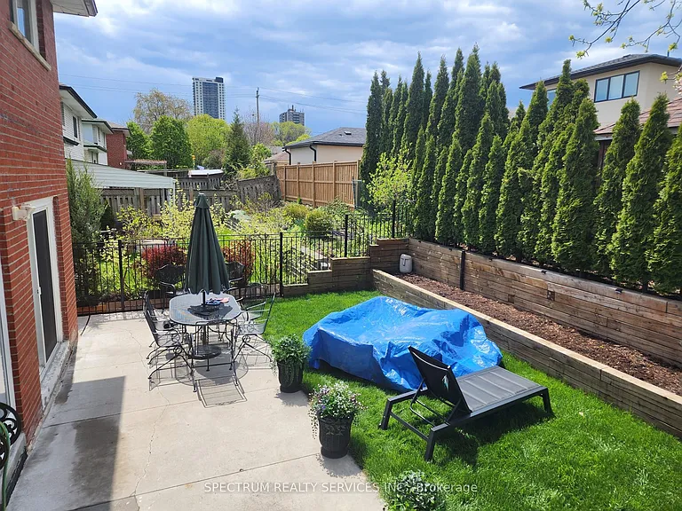 8 Munford Cres — Photo 21