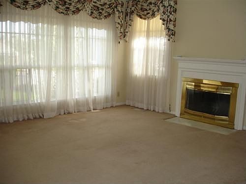 2nd image of 124 Knoll Cir