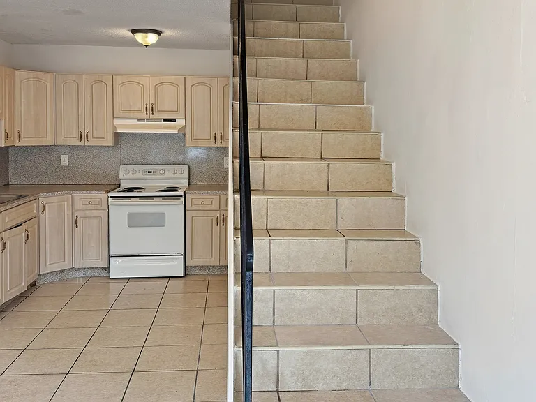 1560 NW 15th Street Rd #11 — Photo 6
