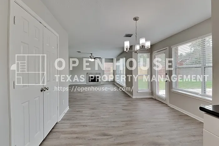 12827 Deer Cove Ln — Photo 8