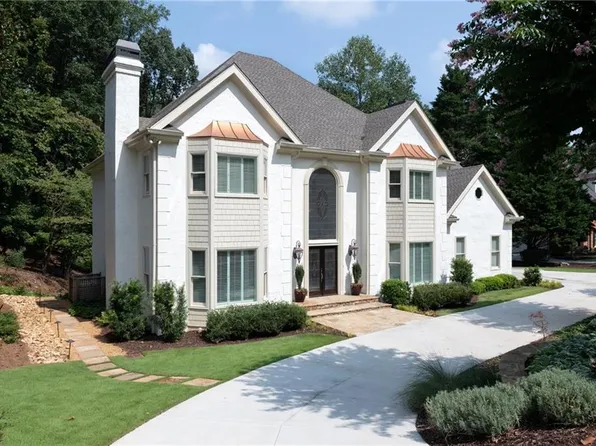 7770 N Spalding Lake Dr, Sandy Springs, GA 30350