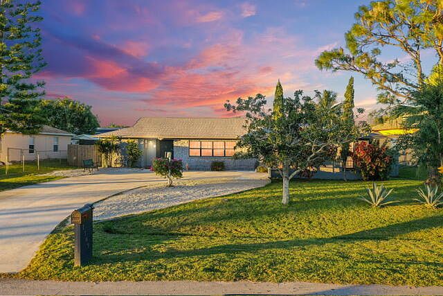 1st image of 1149 SE Menores Avenue