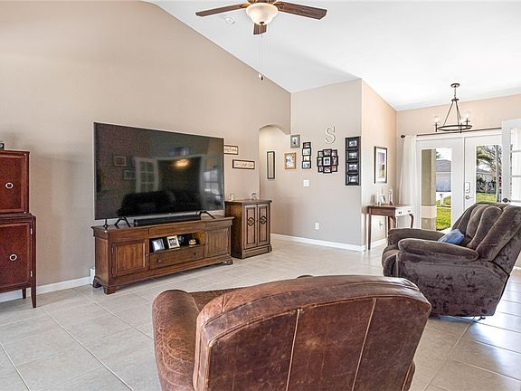 5th image of 3039 SW 24th Ave