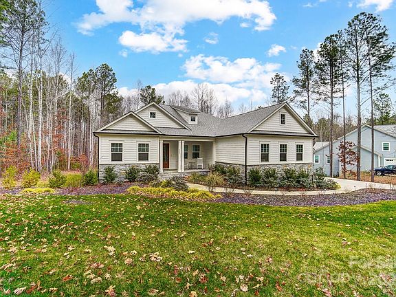 3rd image of 6597 Harbor Oaks Dr