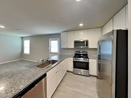 5th image of 7242LINCOL N St