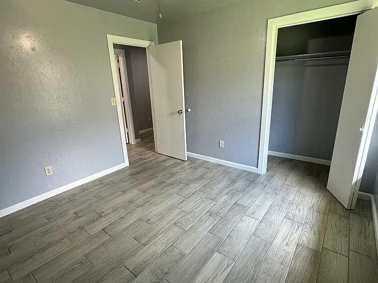 2512 SE 48th St — Photo 13