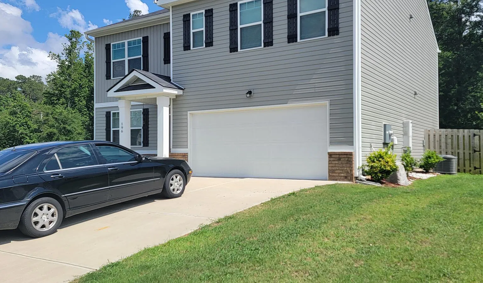 5 bed, 3.0 bath, 2535 sqft, $2,350 — Photo 2