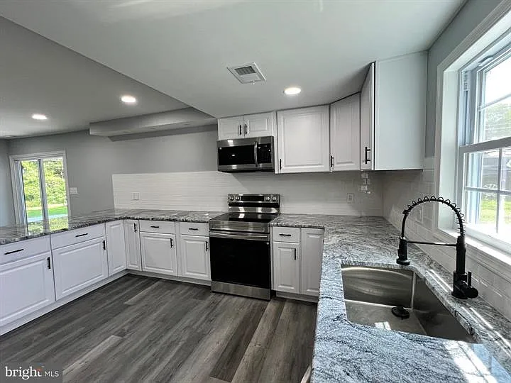 208 Thornridge Dr — Photo 9