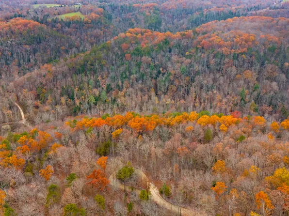 18 Sunrise Mountain Retreat, Beattyville, KY 41311