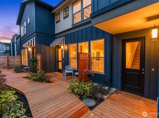 5033 25th Ave SW #B, Seattle, WA 98106