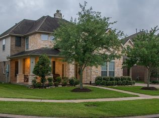 108 Baker Spring Ct, Friendswood, TX 77546