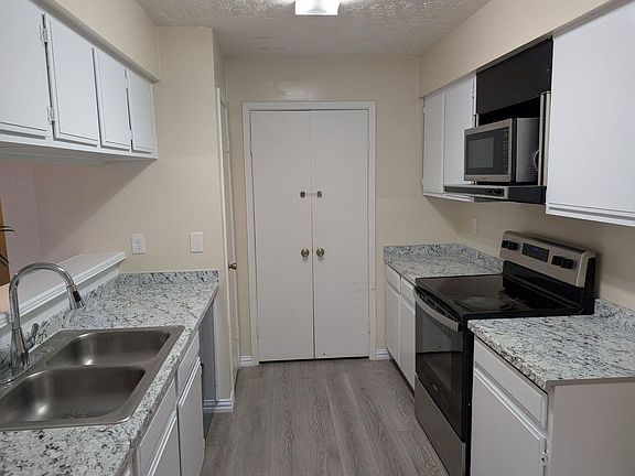 4th image of 10607 Staghill Dr