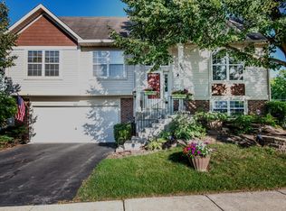 1661 Apple Tree Ln, West Chicago, IL 60185