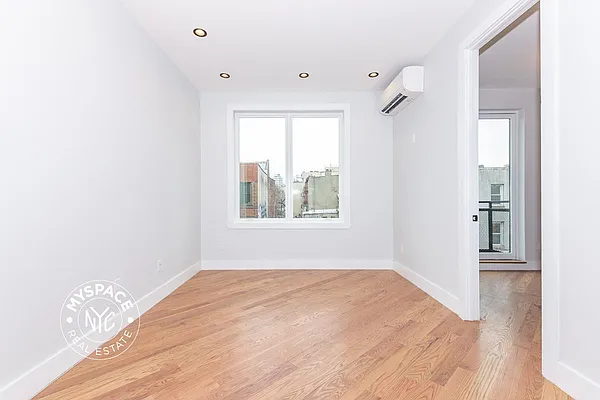 Rented by MySpaceNYC | media 16