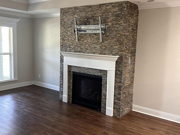 5th image of 1412 Sally View Dr