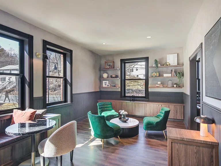 Library and co-working space perfect if you work from home or need a quiet space for a meeting