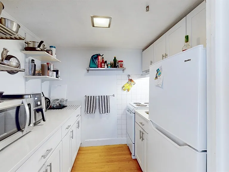 513 Beacon St #10 — Photo 4