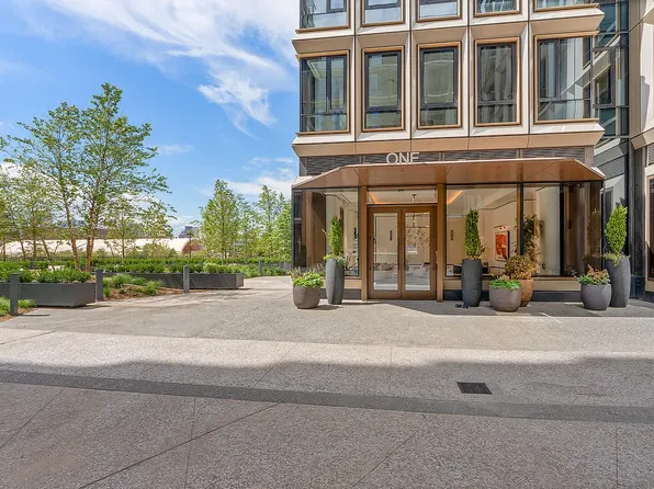 480 Kent Avenue image 11 of 17