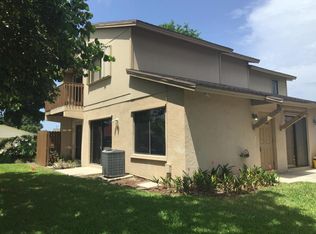 1423 Lake Mango Way, West Palm Beach, FL 33406