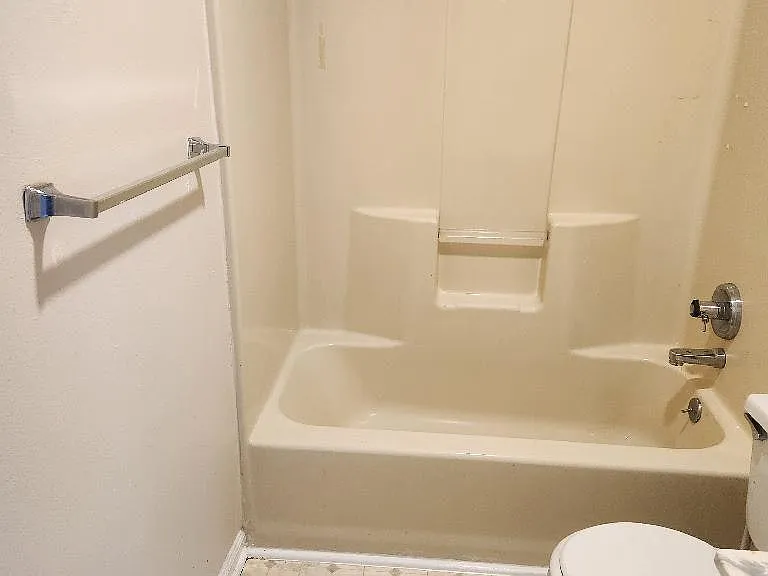 31313 Amherst Cir #4 — Photo 5