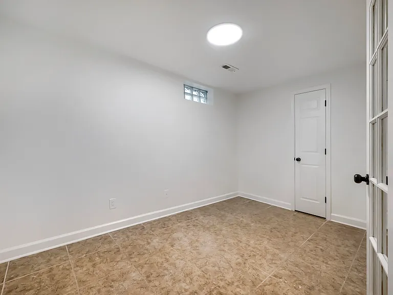 8573 Black Star Cir — Photo 23