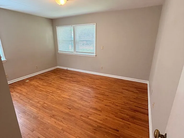 1838 S Maryland Ave — Photo 19