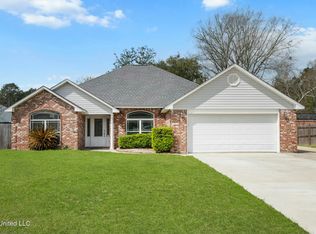 6317 Luckey Ln, Ocean Springs, MS 39564