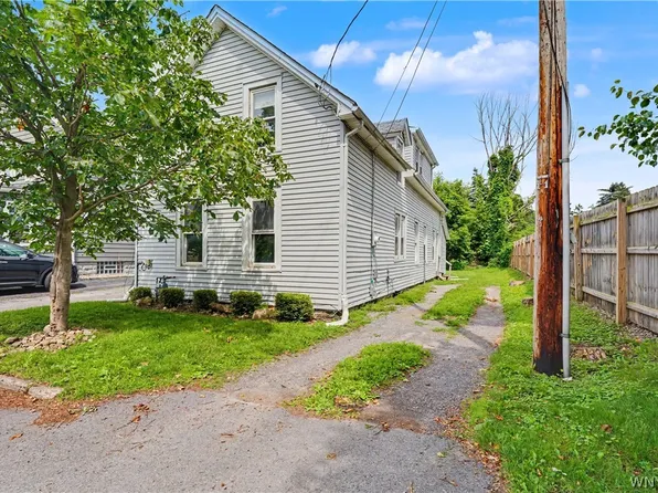 36 Temple Pl, East Aurora, NY 14052