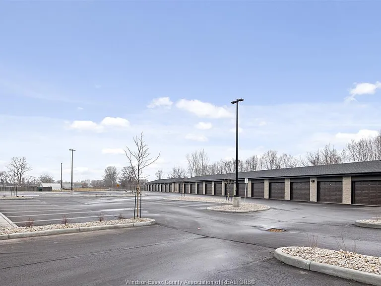 11870 Tecumseh Rd E #511 — Photo 41