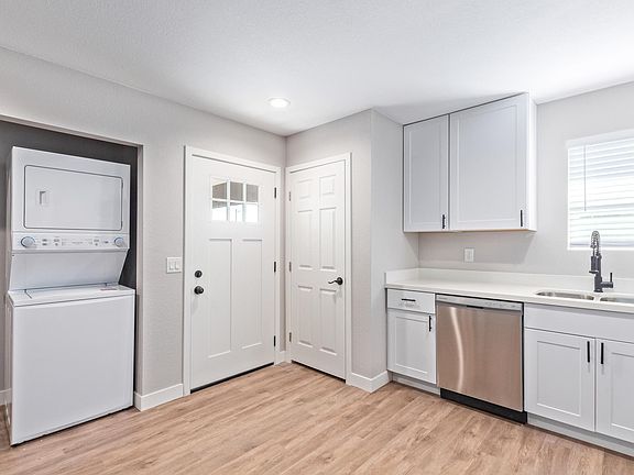 4th image of 5131 N 17th Ave APT 2