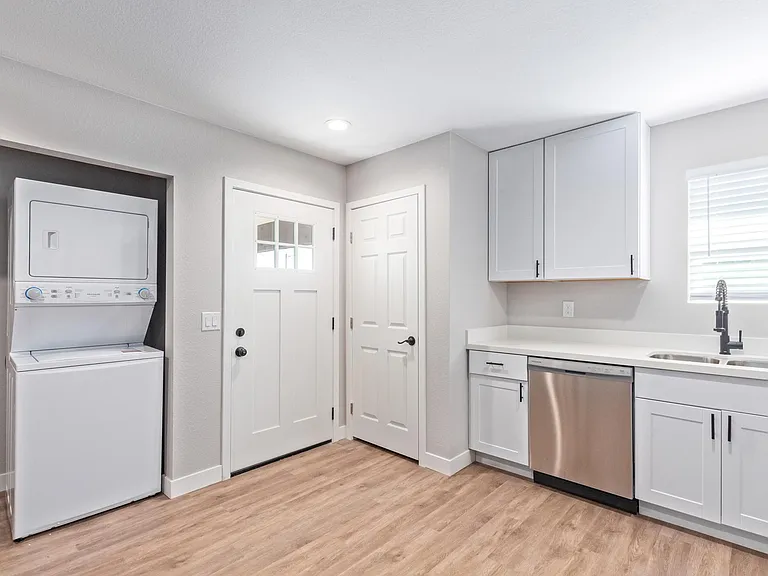 5131 N 17th Ave #2 — Photo 4