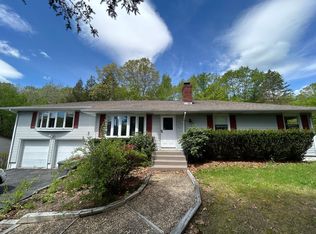 6 Fox Hill Rd, Naugatuck, CT 06770