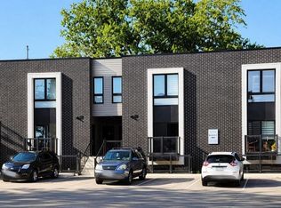 6065 McLeod Rd #202, Niagara Falls, ON L2G3E6